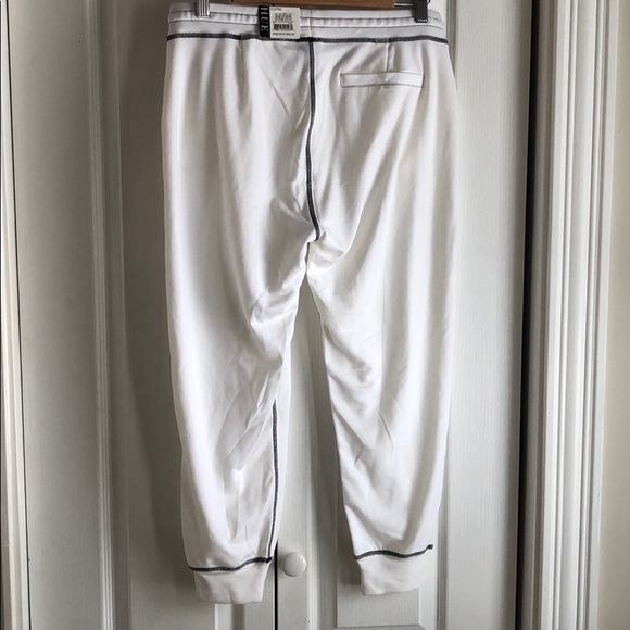 Hue capris - Picture 3 of 3